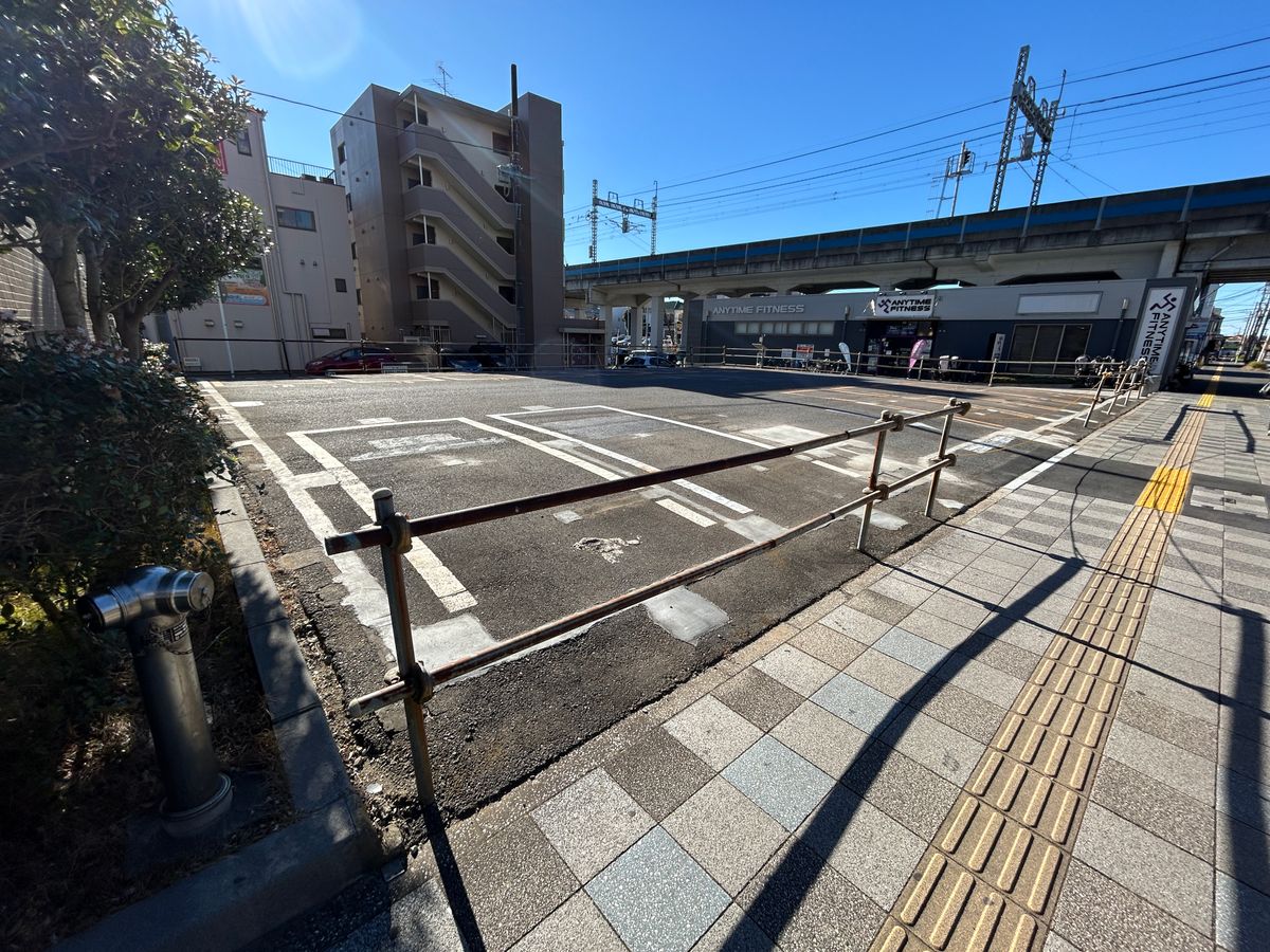 前面道路含む外観