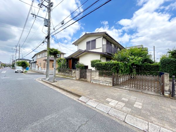 前面道路含む外観