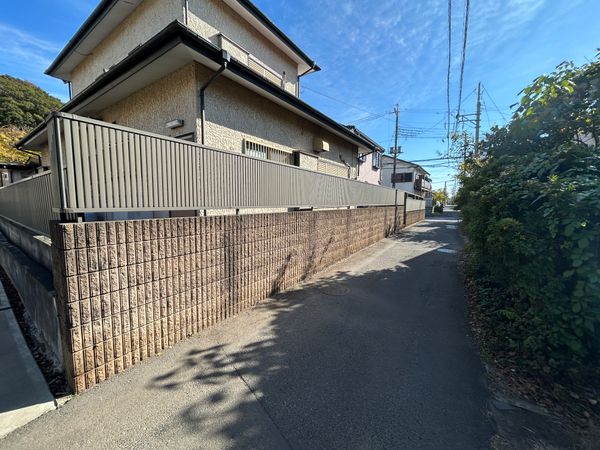 前面道路含む外観