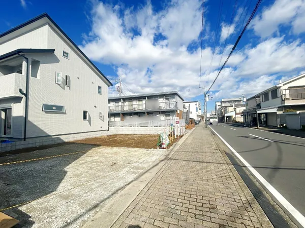 南東側道路（幅員約11.9ｍ）