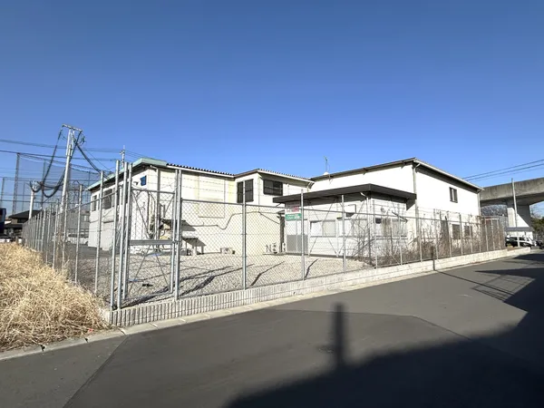 南西側からの現地写真