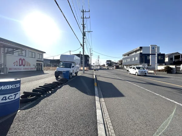 北西側前面道路（幅員約16.0ｍ）