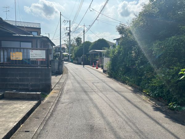 前面道路含む外観