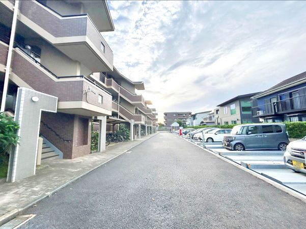 新柏ガーデニア東の街一番館 駐車場 駐車場