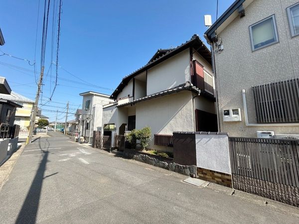 松戸市胡録台 土地 前面道路含む外観