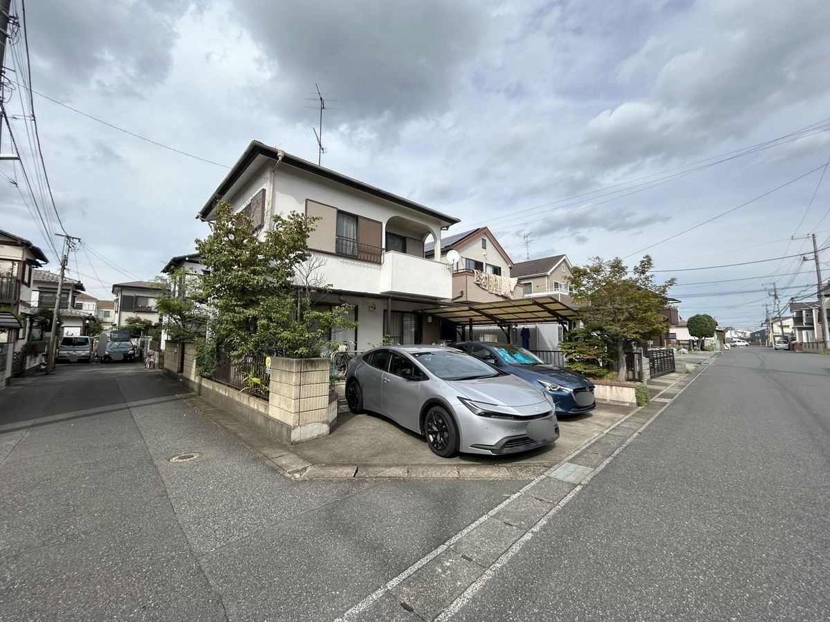 前面道路含む外観