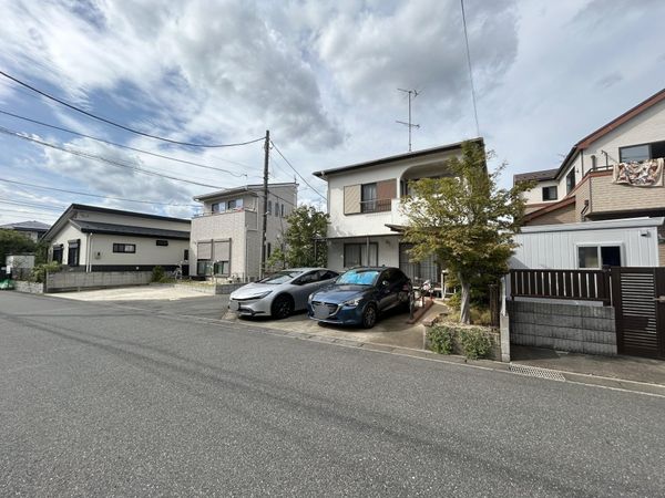 前面道路含む外観