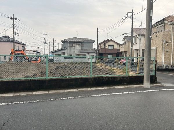 三郷市戸ケ崎1丁目 新築戸建 1号棟 前面道路含む外観