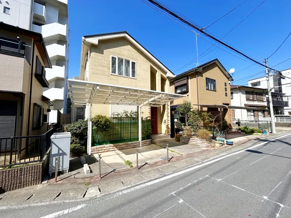 毎日のお散歩も快適な緑に恵まれたエリアで、自然に包まれた穏やかな暮らしを実現するための、ゆとりある住環境が整っています。