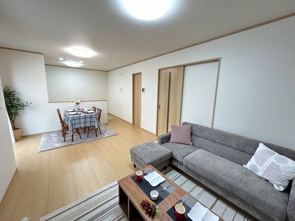 松戸市五香4丁目 新築戸建 リビング