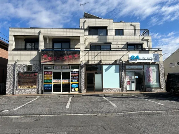 鉄骨造３階建の店舗付住宅