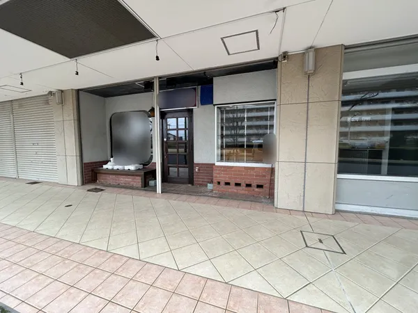 マンション住民に加え、周辺は戸建・集合住宅が多いエリア。地域密着型の店舗として、安定した来店を期待できます。