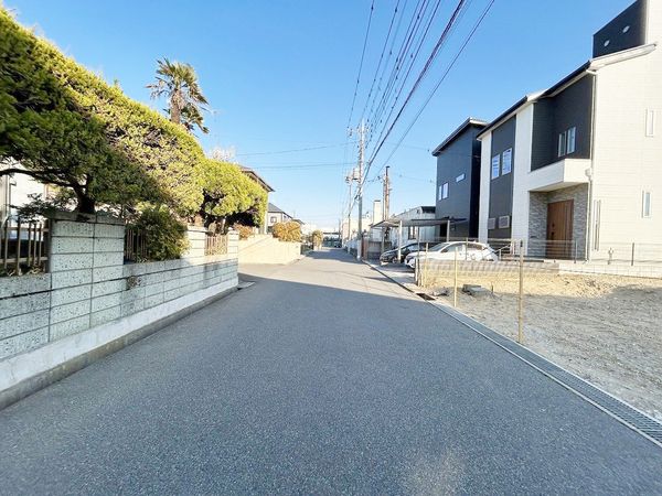流山市平和台3丁目 土地 2号地 前面道路含む外観