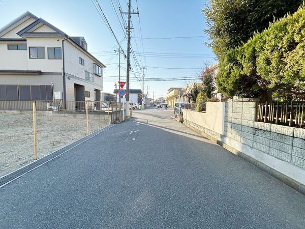 流山市平和台3丁目 土地 1号地 前面道路含む外観