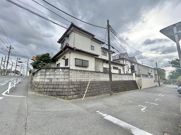 前面道路含む外観