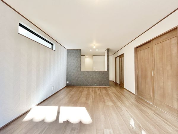 松戸市栄町7丁目 新築戸建 リビング