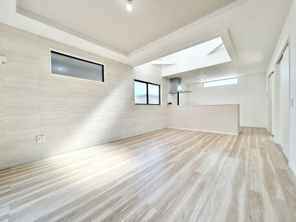 三郷市半田 新築戸建 リビング