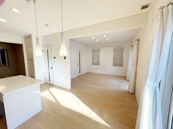 三郷市谷中 戸建 リビング 三郷市谷中 戸建 リビング