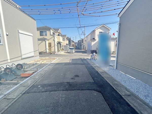 三郷市彦成1丁目 新築戸建 5号棟 前面道路含む外観 三郷市彦成1丁目 新築戸建 5号棟 前面道路含む外観