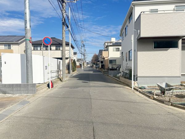 松戸市新松戸7丁目 新築戸建 1号棟 前面道路含む外観 松戸市新松戸7丁目 新築戸建 1号棟 前面道路含む外観