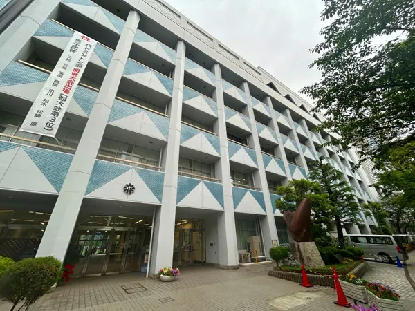 徒歩7分。