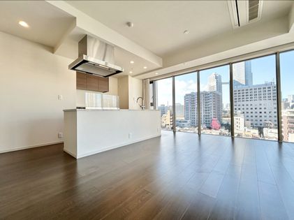 MID TOWER GRAND 室内