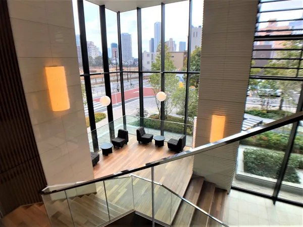 バルコニーラウンジ