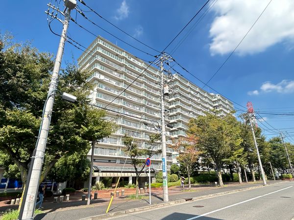 エステ・スクエアふれあいの丘 外観