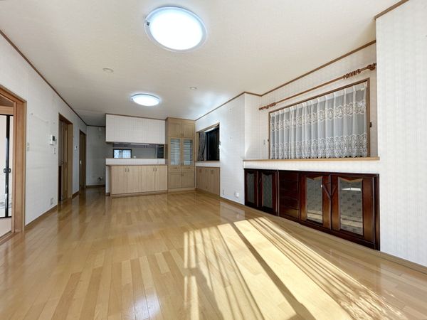 八千代市勝田台7丁目 戸建 リビング