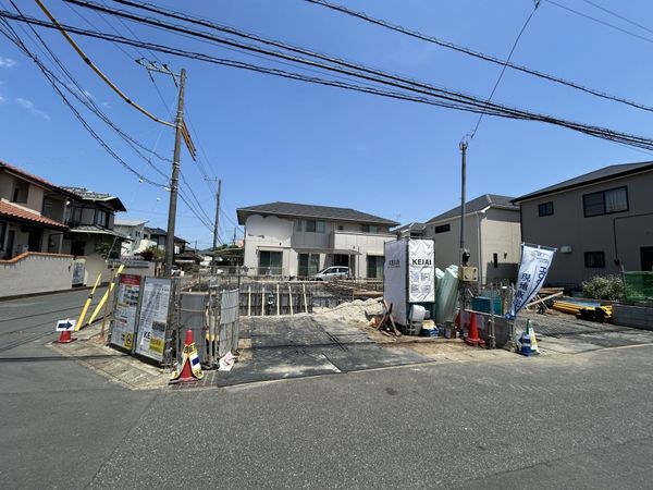 前面道路含む外観