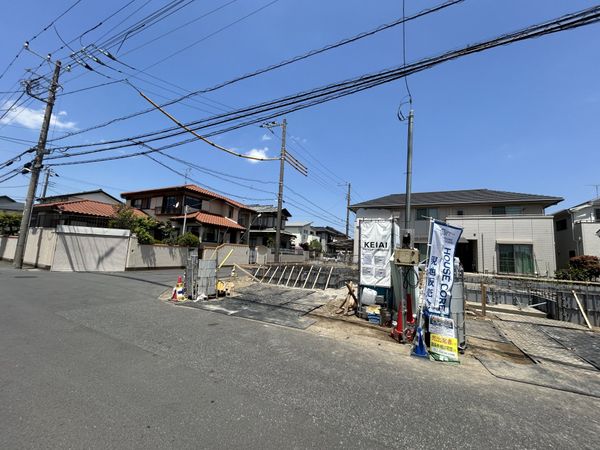 前面道路含む外観