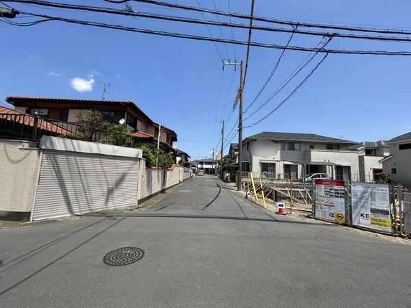 前面道路含む外観