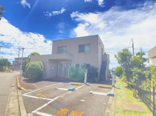 船橋ファミリータウン第一管理事務所、月曜日から土曜日（9時～17時）管理員おります。※第1・3土曜日、祝日は休務日です。