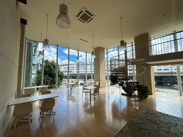 SAZAN　カフェラウンジ