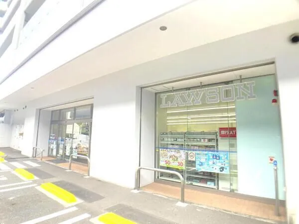 ワンダーベイシティSAZANのフロントウイング棟内にございます。