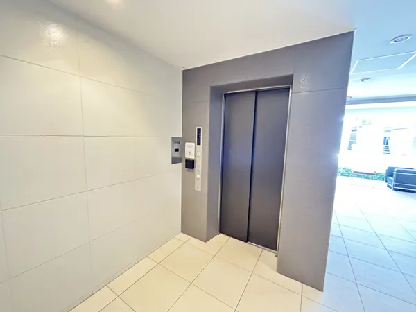 エレベーターホール