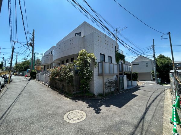 前面道路含む外観