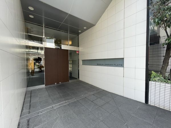 クオリア神南フラッツ エントランス