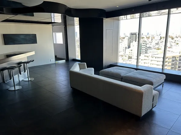 １６階最上階のラウンジ※ご利用時間には制限がございます