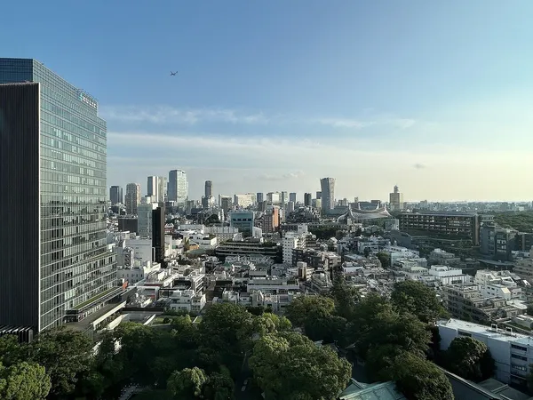 屋上から南西方向（渋谷駅方向）を見ます※ご利用時間には制限がございます