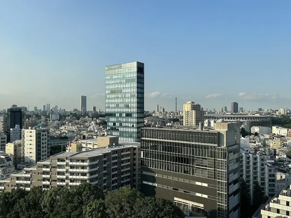 屋上から北東方向（国立競技場方向）を見ます※ご利用時間には制限がございます