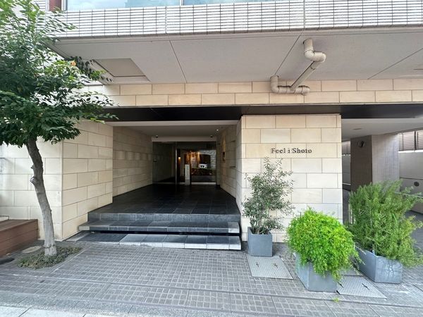 フィールアイ松濤 エントランス