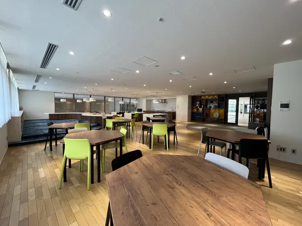 クリエーターズラウンジ