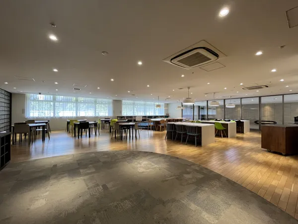 クリエーターズラウンジ