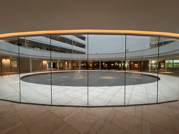 オーバルテラス