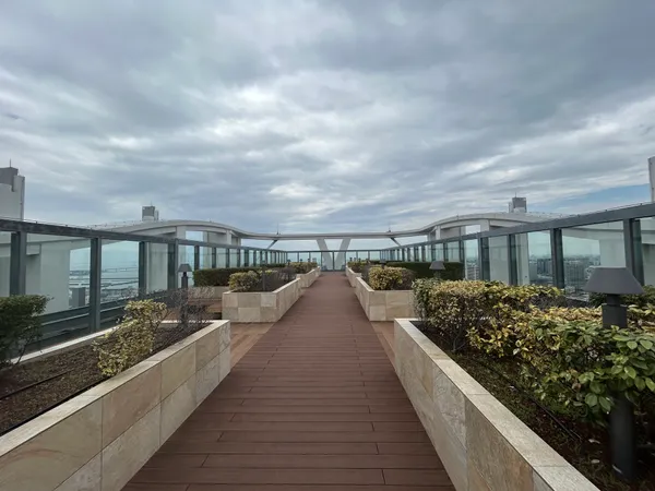 スカイラウンジ