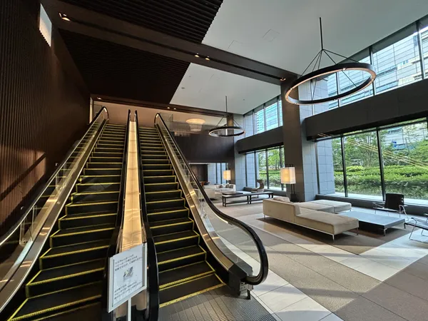 ロビーラウンジ