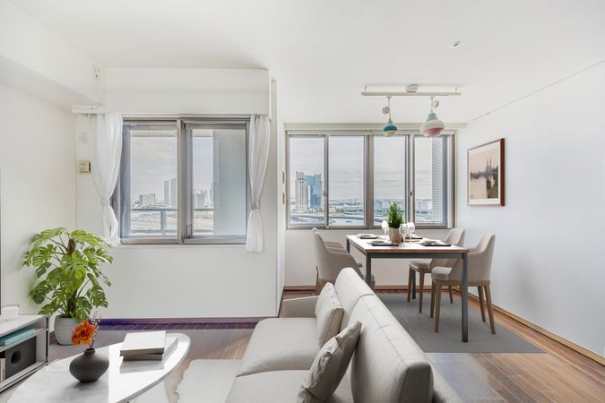 THE TOWERS DAIBA EAST リビング