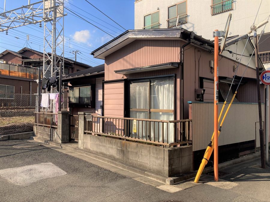 前面道路含む外観