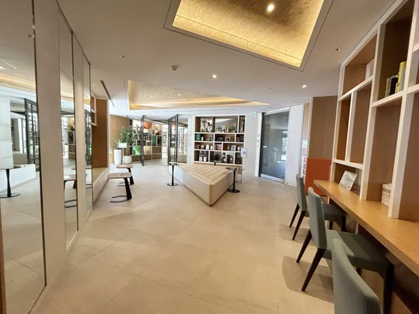 【4階コミュニティラウンジ「＆スマイル」】魅力的な共用部が配置されているため、ご家族皆様で、快適に暮らしていただけます。